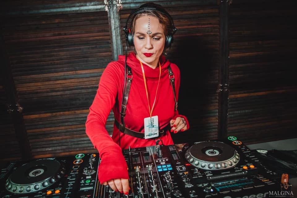 Gerard Announces Guest DJ Foxy Tail And Playlists For His Show ‘The Hit List’ 19.