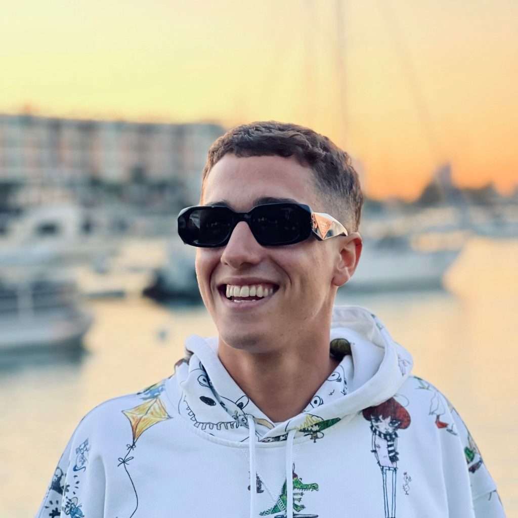 After Hours 571 features PatriZe, and guest Nacho Barreiro.