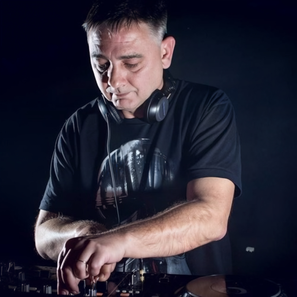 After Hours 712 is hosted by Hypnotised and guest DJ Marcelo PM.