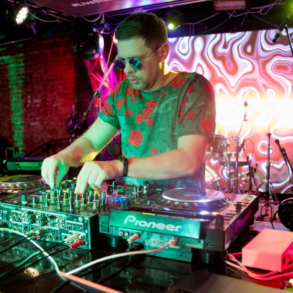 After Hours 713 features PatriZe and guest DJ osa777