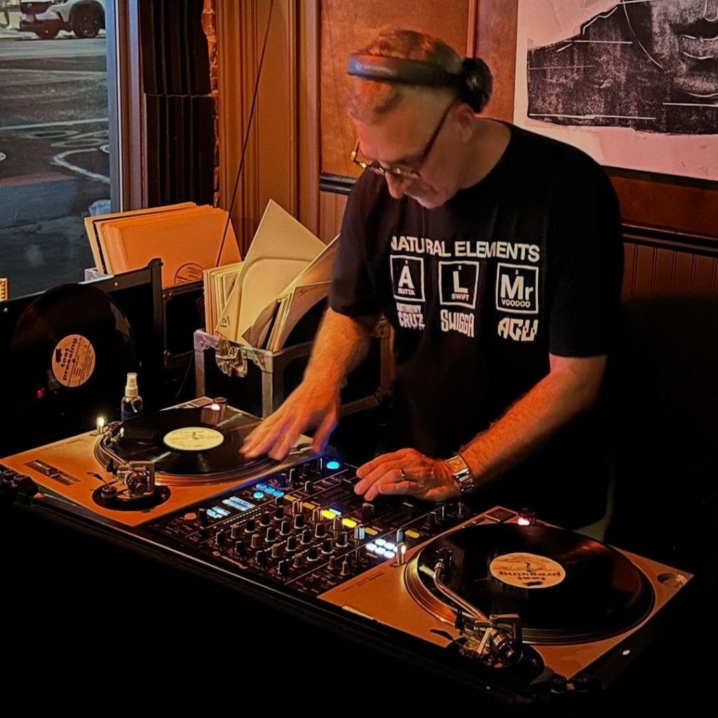 DJ King Flow interviews DJ Eclipse for Mixtape Addict 84.