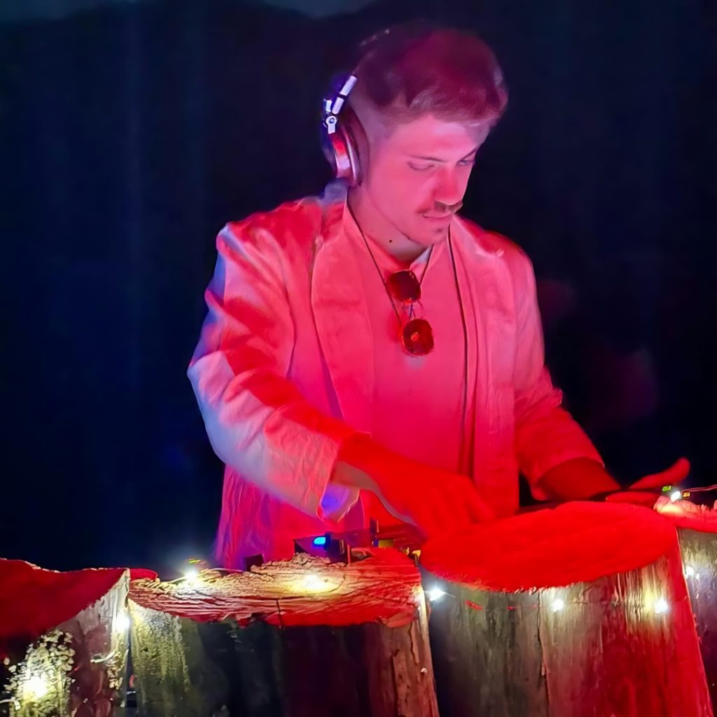 After Hours 716 is hosted by Hypnotised and guest DJ Gabbe.