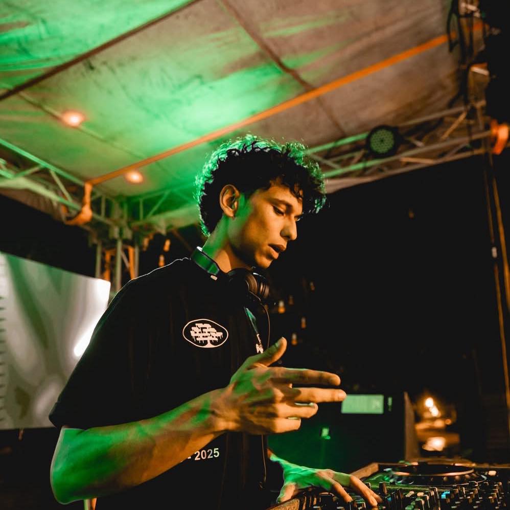 After Hours 728 is hosted by Hypnotised and guest DJ Samuel (LK).