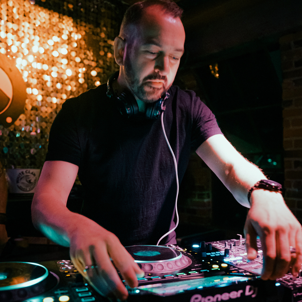 Nocturne is back for Cali’s HouseNation Radio with guest DJ Paul Velocity.