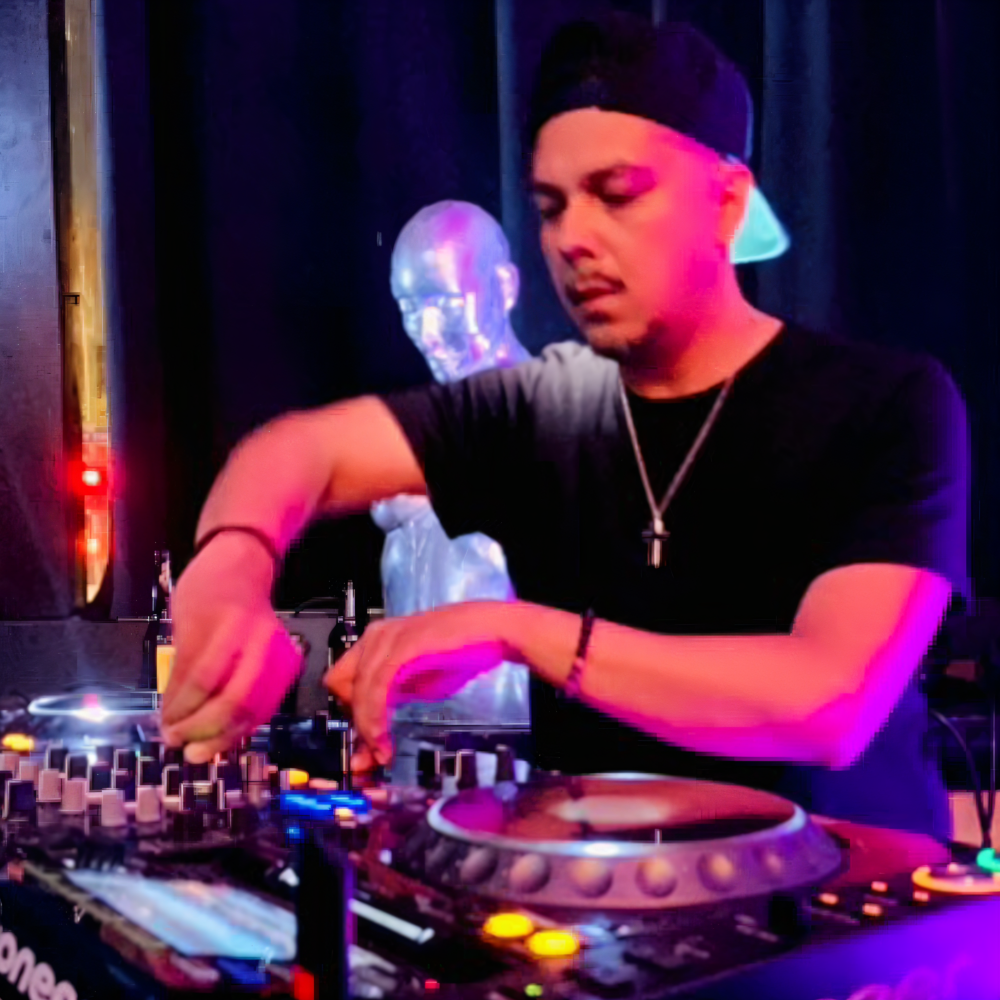 Nocturne is back for Cali’s HouseNation Radio with guest DJ Basekit.