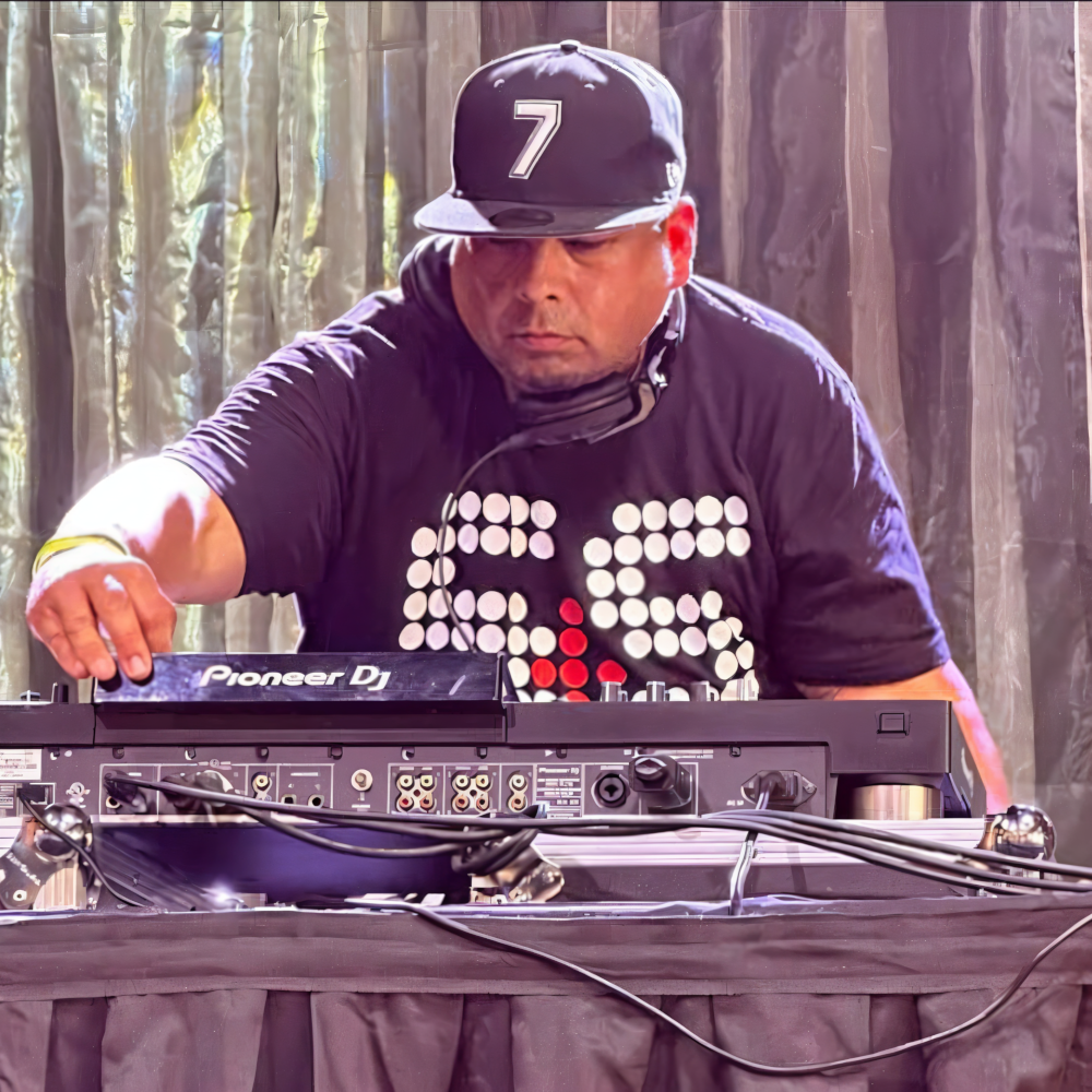 Nocturne is back for Cali’s HouseNation Radio with guest DJ Seven Chicago.