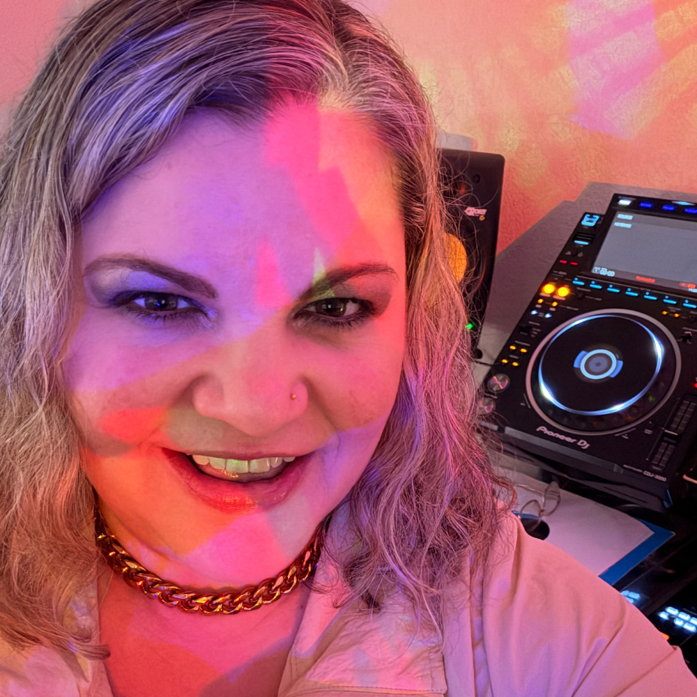 Nocturne is back for Cali’s HouseNation Radio with guest DJ Rebecca.
