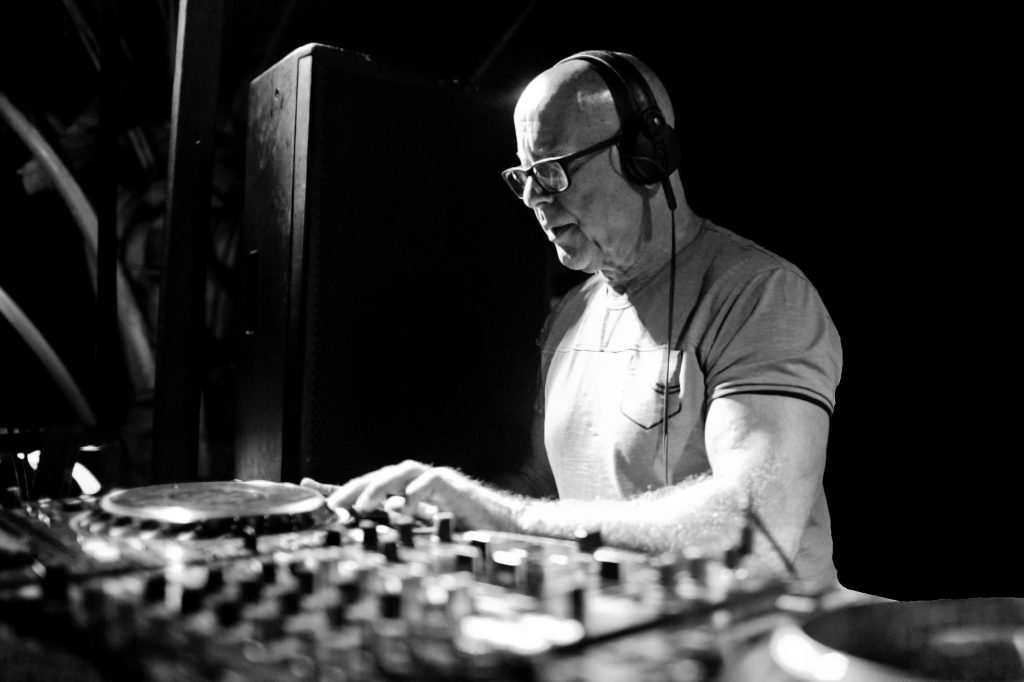 DJ Graham Gold publishes playlist for ‘Esta La Musica’ 544.