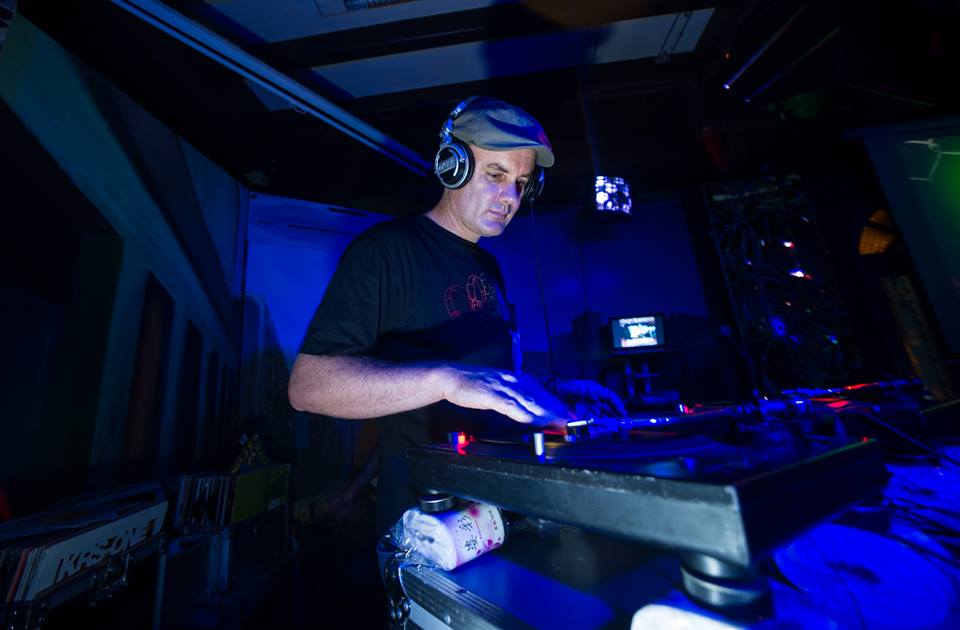 DJ Andrew M publishes tracklist for all vinyl 'Disco' show on Scientific Sound Asia.