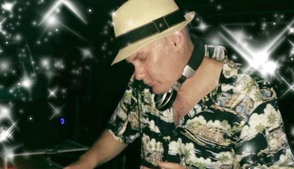 DJ Andrew M publishes track list for all vinyl Disco Show 04